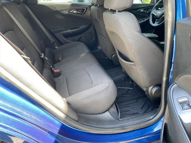 Photo of 2019 Pacific Blue Metallic Chevrolet Malibu