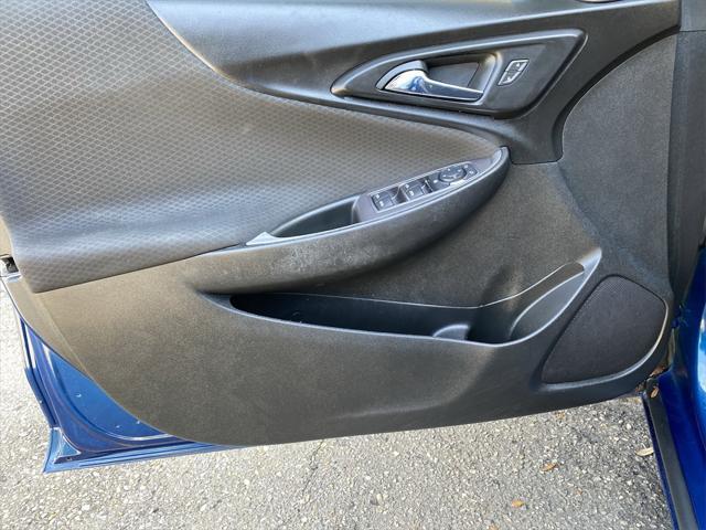 Photo of 2019 Pacific Blue Metallic Chevrolet Malibu
