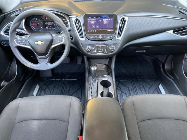 Photo of 2019 Pacific Blue Metallic Chevrolet Malibu