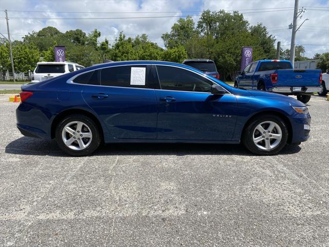 Photo of 2019 Pacific Blue Metallic Chevrolet Malibu