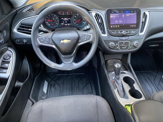Photo of 2019 Pacific Blue Metallic Chevrolet Malibu