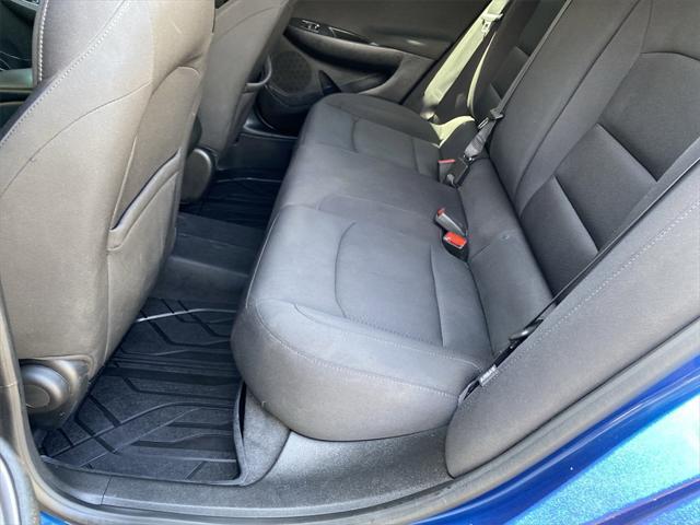 Photo of 2019 Pacific Blue Metallic Chevrolet Malibu