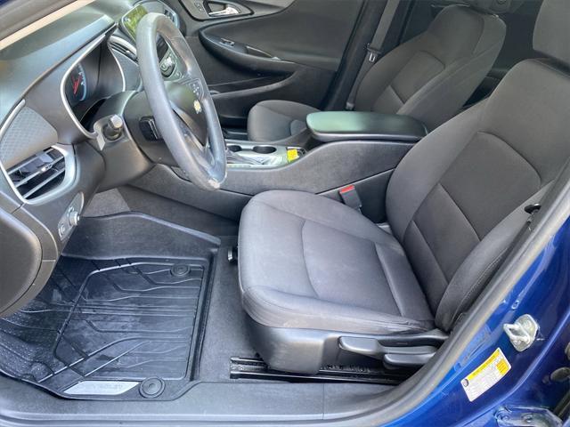 Photo of 2019 Pacific Blue Metallic Chevrolet Malibu