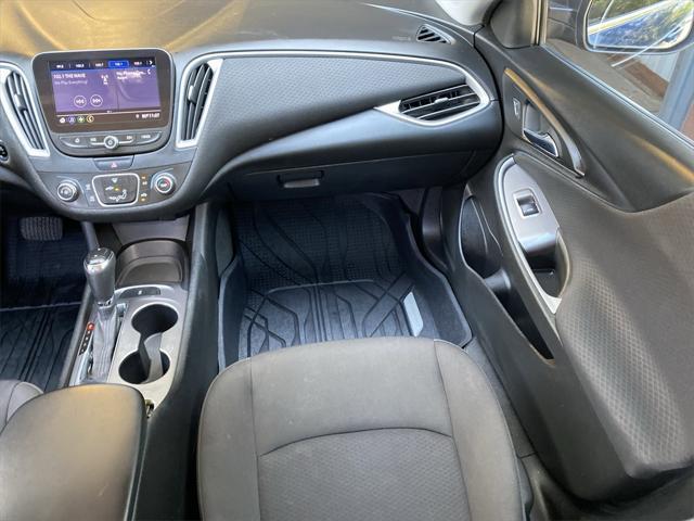 Photo of 2019 Pacific Blue Metallic Chevrolet Malibu