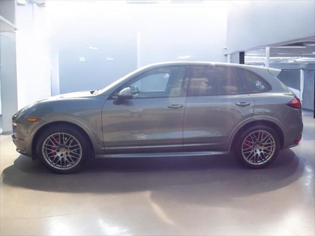 Photo of 2014 Gray Porsche Cayenne