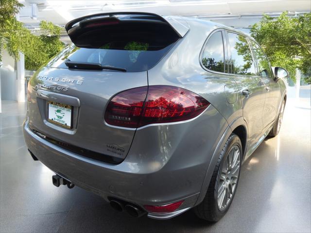 Photo of 2014 Gray Porsche Cayenne