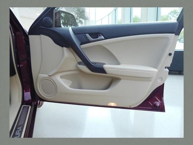 Photo of 2009 Burgundy Acura TSX