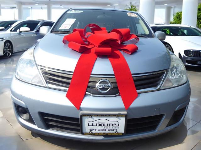 Photo of 2011 Blue Nissan Versa