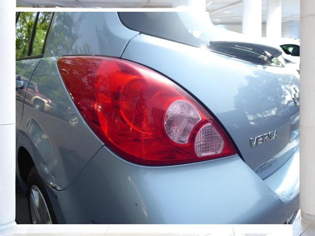Photo of 2011 Blue Nissan Versa