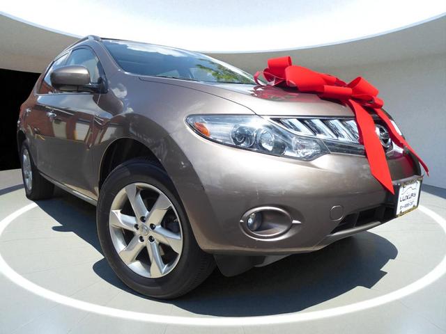 Photo of 2009 Beige Nissan Murano