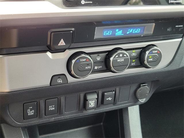 Photo of 2022 White Toyota Tacoma
