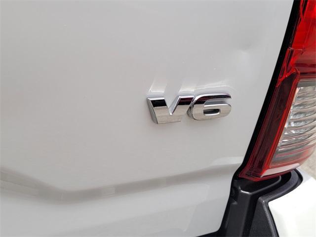 Photo of 2022 White Toyota Tacoma