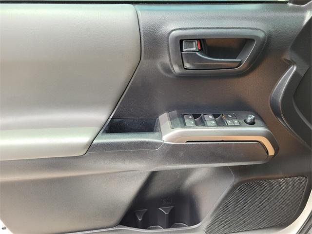 Photo of 2022 White Toyota Tacoma