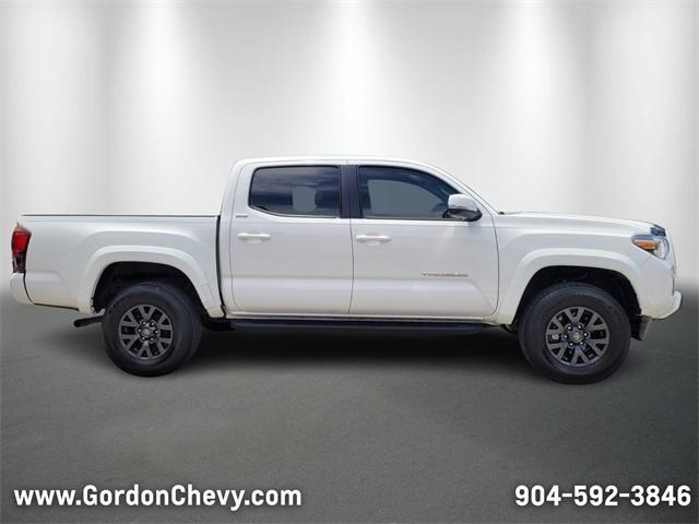 Photo of 2022 White Toyota Tacoma