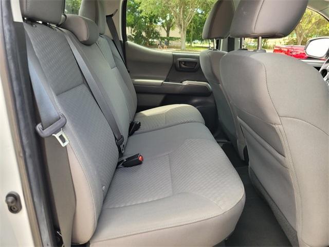 Photo of 2022 White Toyota Tacoma