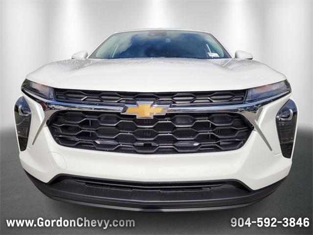 Photo of 2026 Summit White Chevrolet Trax