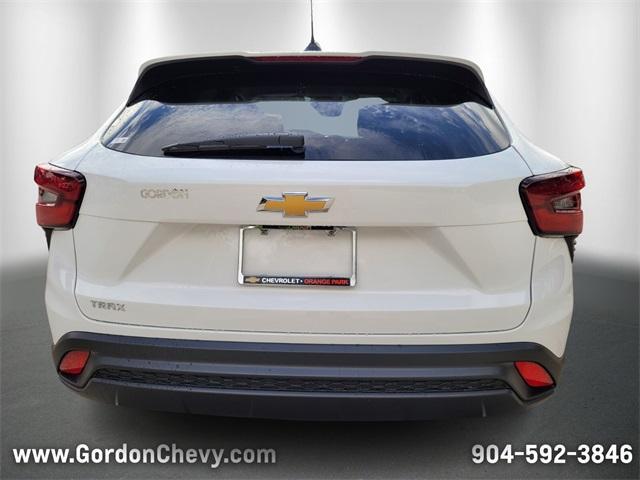 Photo of 2026 Summit White Chevrolet Trax