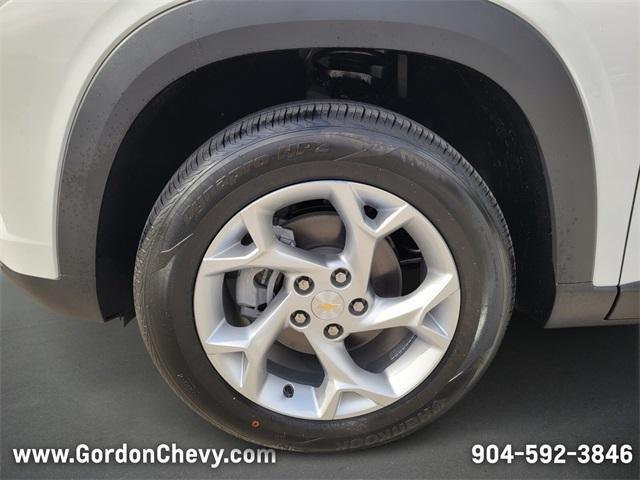 Photo of 2026 Summit White Chevrolet Trax