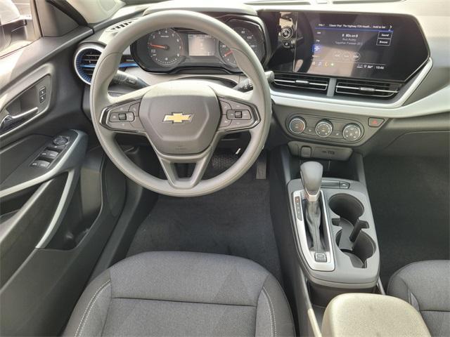 Photo of 2026 Summit White Chevrolet Trax