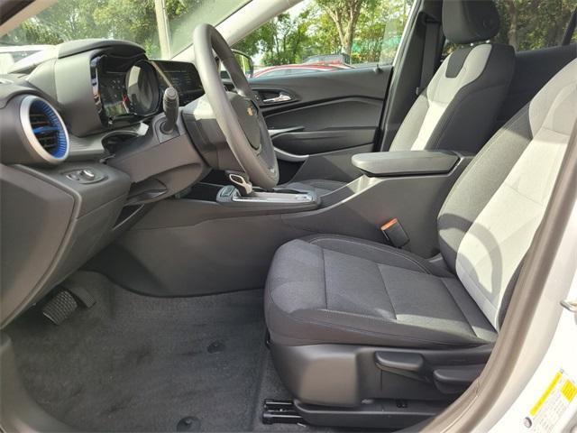 Photo of 2026 Summit White Chevrolet Trax
