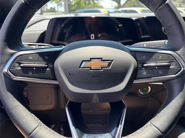 Photo of 2025 Iridescent Pearl Tricoat Chevrolet Suburban