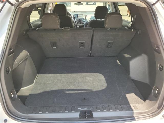 Photo of 2023 Summit White Chevrolet Equinox