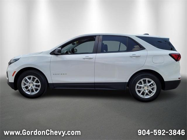 Photo of 2023 Summit White Chevrolet Equinox
