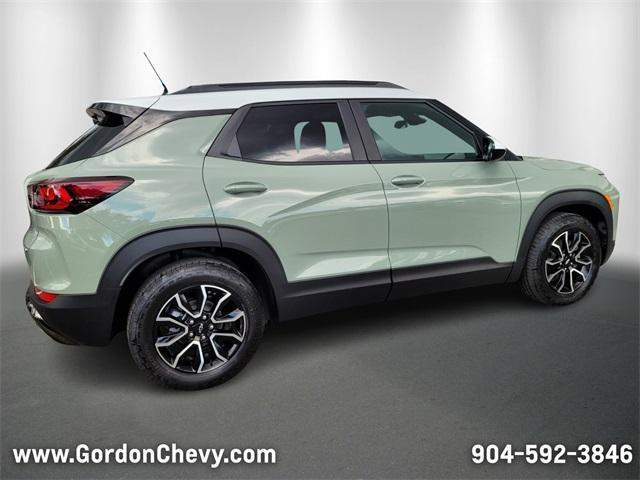 Photo of 2026 Green Chevrolet Trailblazer