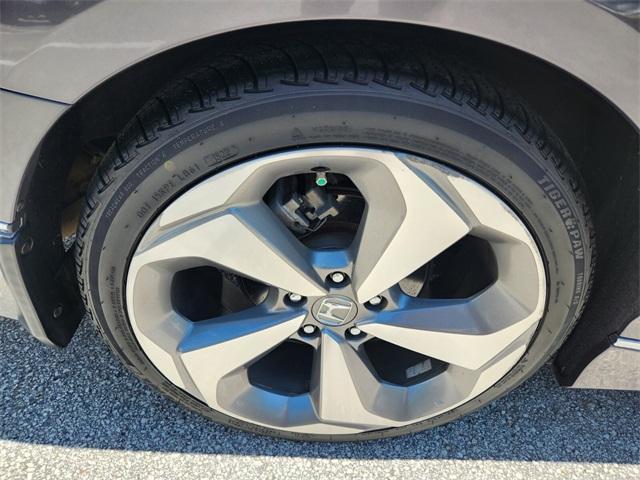 Photo of 2018 Lunar Silver Metallic Honda Accord