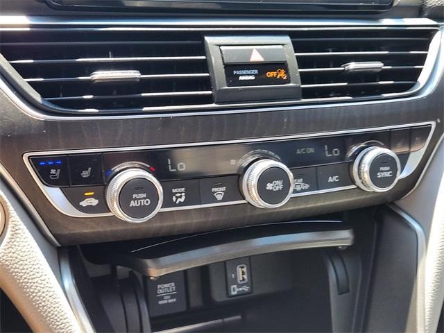 Photo of 2018 Lunar Silver Metallic Honda Accord