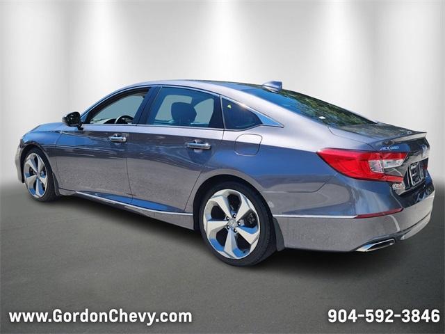 Photo of 2018 Lunar Silver Metallic Honda Accord