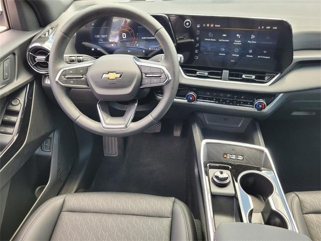 Photo of 2026 Summit White Chevrolet Equinox