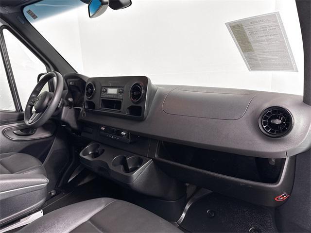 Photo of 2022 White Mercedes-Benz Sprinter 2500