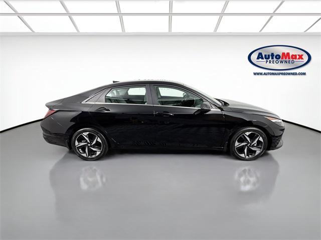 Photo of 2022 Phantom Black Hyundai ELANTRA