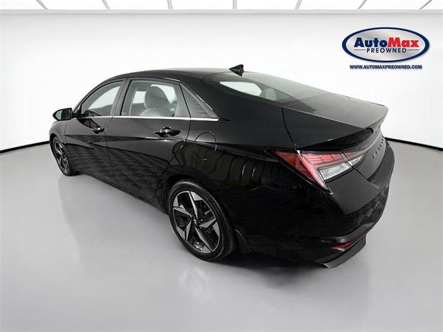 Photo of 2022 Phantom Black Hyundai ELANTRA