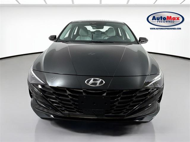 Photo of 2022 Phantom Black Hyundai ELANTRA