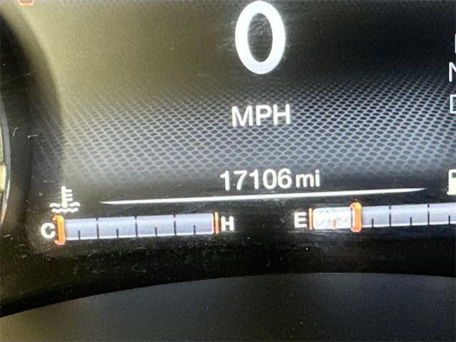 Photo of 2022 Alpine White Clearcoat Jeep Renegade