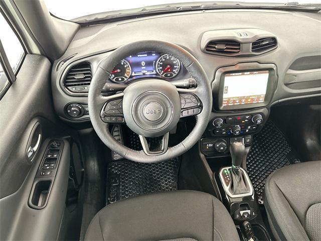 Photo of 2022 Alpine White Clearcoat Jeep Renegade