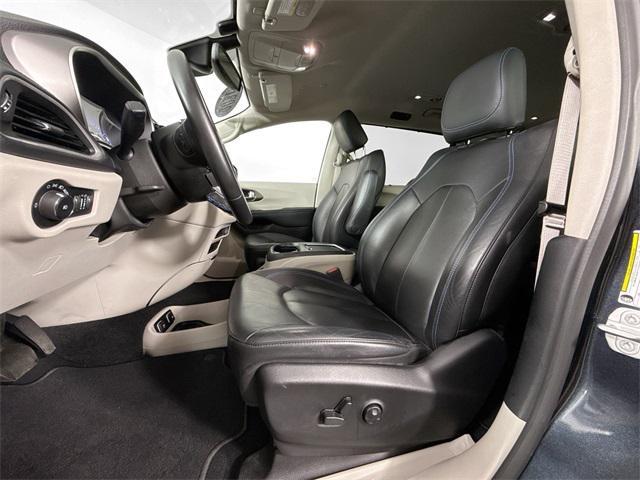 Photo of 2021 Maximum Steel Metallic Clearcoat Chrysler Pacifica