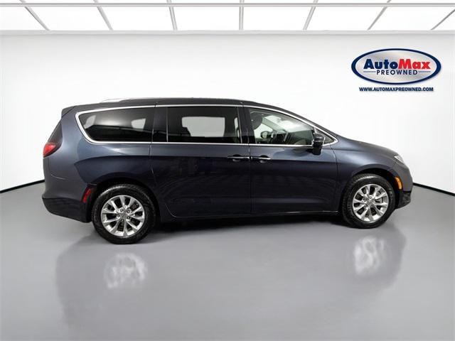 Photo of 2021 Maximum Steel Metallic Clearcoat Chrysler Pacifica
