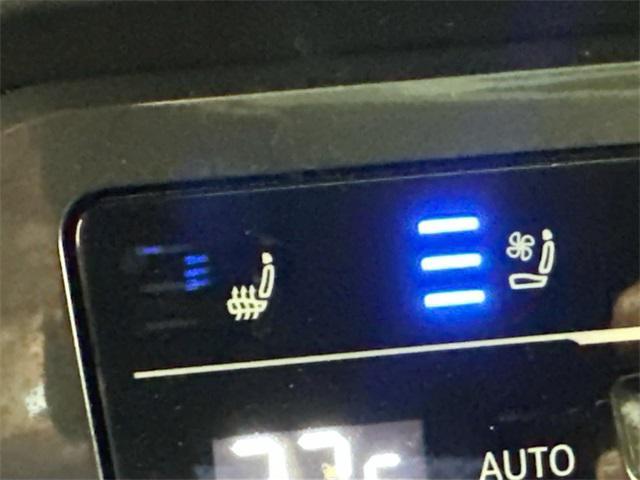 Photo of 2022 Deep Black Pearl Volkswagen Tiguan
