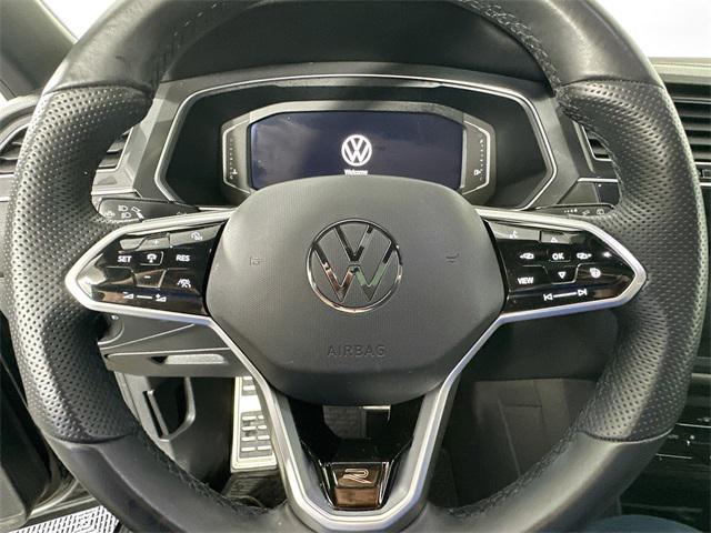 Photo of 2022 Deep Black Pearl Volkswagen Tiguan