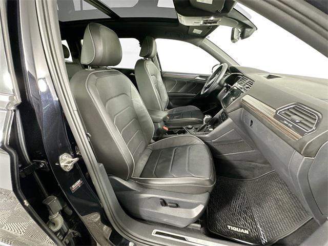 Photo of 2022 Deep Black Pearl Volkswagen Tiguan