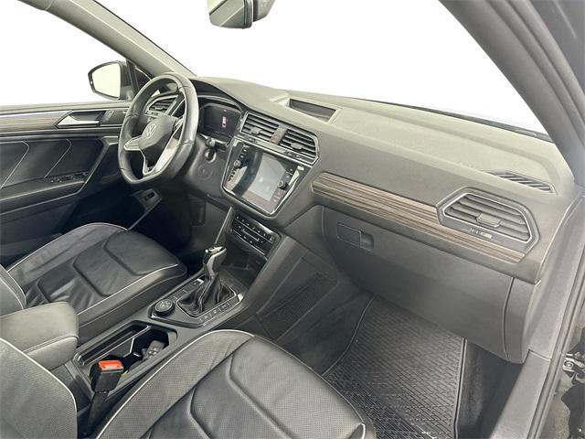 Photo of 2022 Deep Black Pearl Volkswagen Tiguan