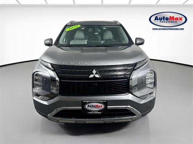 Photo of 2022 Mercury Gray Metallic Mitsubishi Outlander