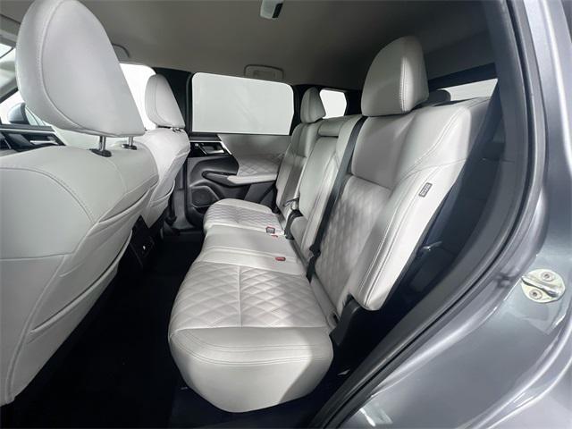 Photo of 2022 Mercury Gray Metallic Mitsubishi Outlander