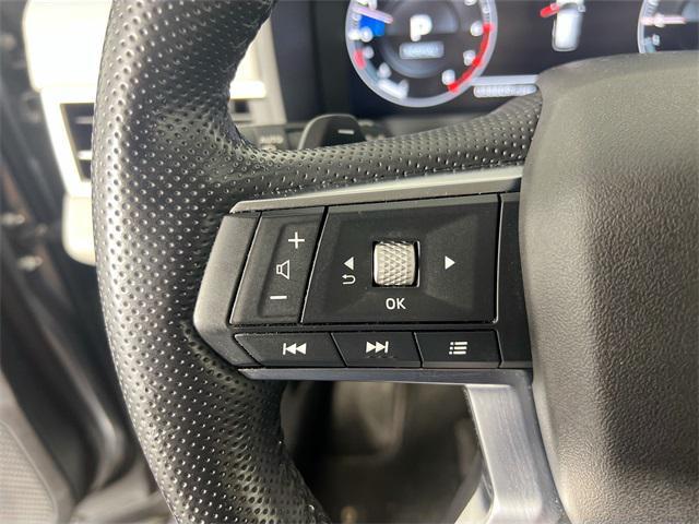 Photo of 2022 Mercury Gray Metallic Mitsubishi Outlander