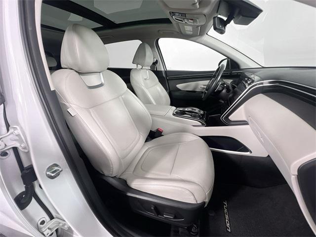 Photo of 2022 Quartz White Hyundai TUCSON