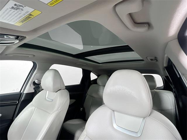 Photo of 2022 Quartz White Hyundai TUCSON