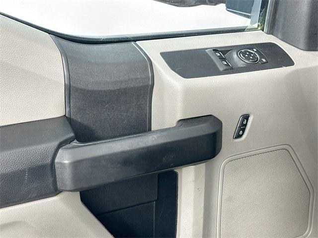 Photo of 2021 Oxford White Ford F-250